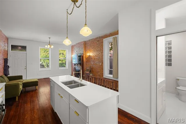 $259,900 | 5406 Reber Place, St. Louis, MO 63139