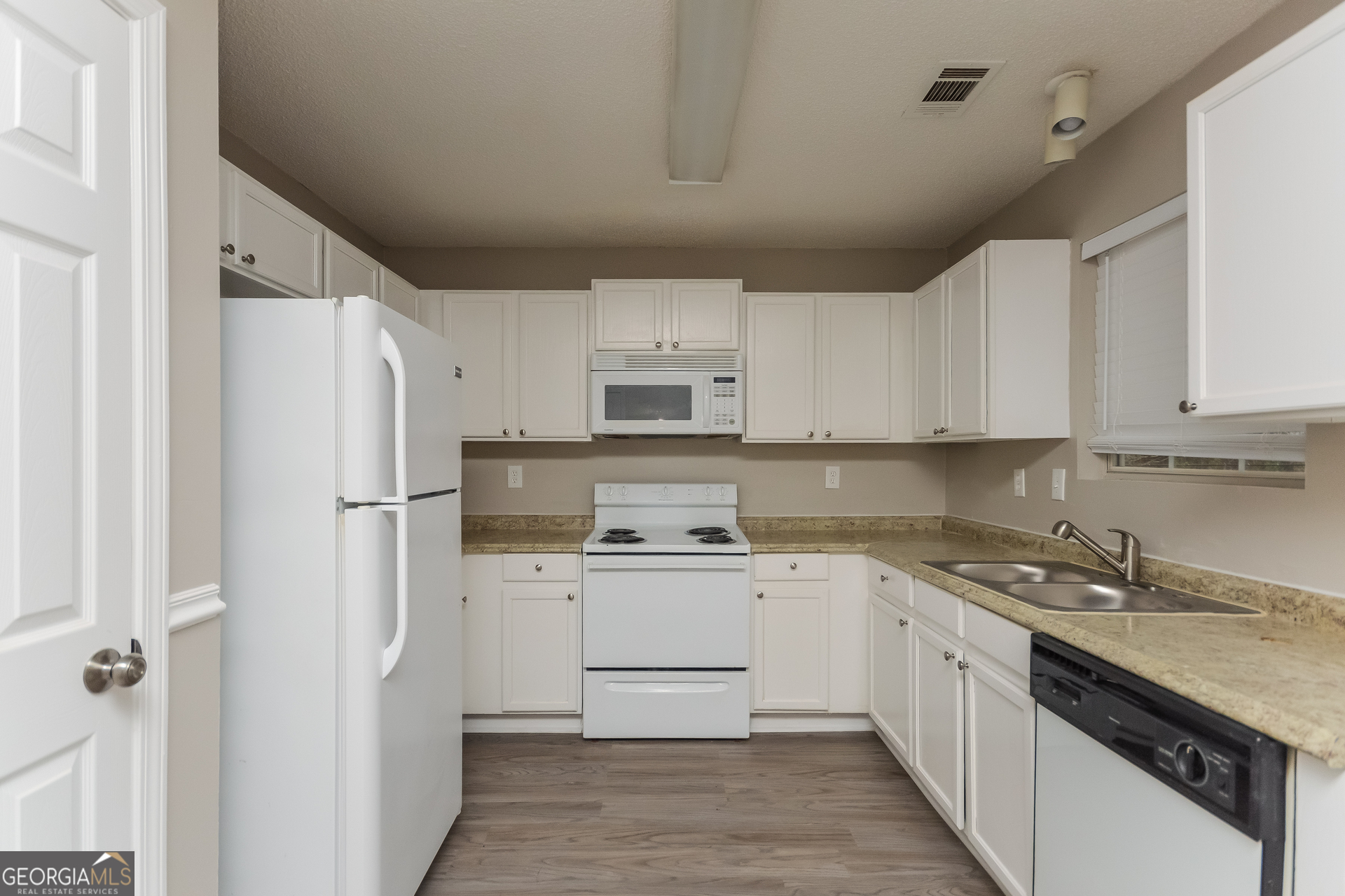 117 Star Lake Drive Jackson, GA 30233 - Photo 7 of 16