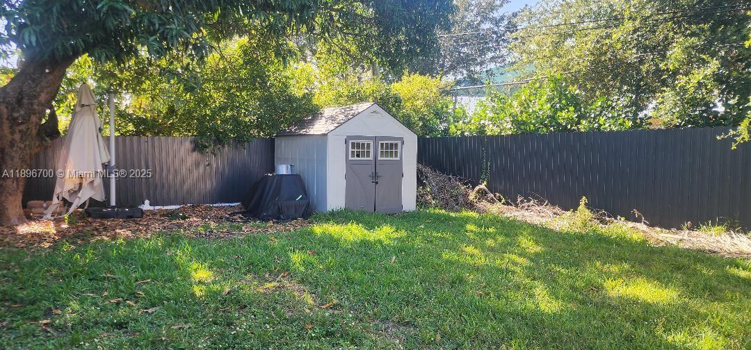 165 West 60th Street Hialeah, FL 33012 - Photo 2 of 22