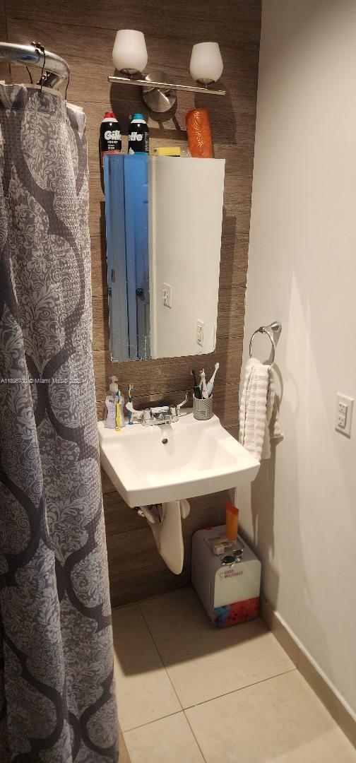 165 West 60th Street Hialeah, FL 33012 - Photo 4 of 22