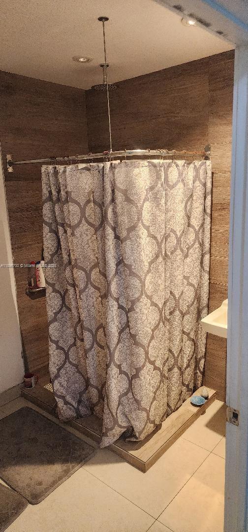 165 West 60th Street Hialeah, FL 33012 - Photo 5 of 22