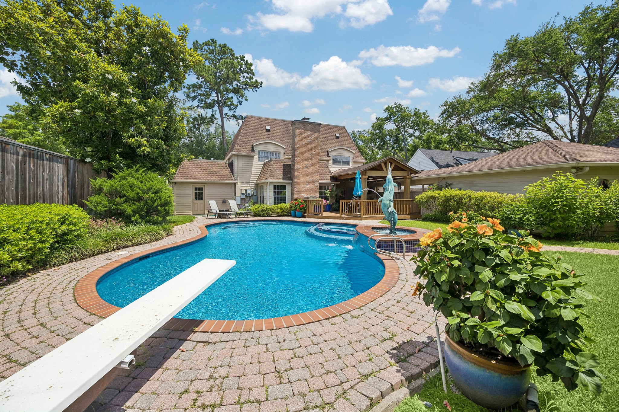 922 Old Lake Road Houston, TX 77057 - Photo 2 of 24