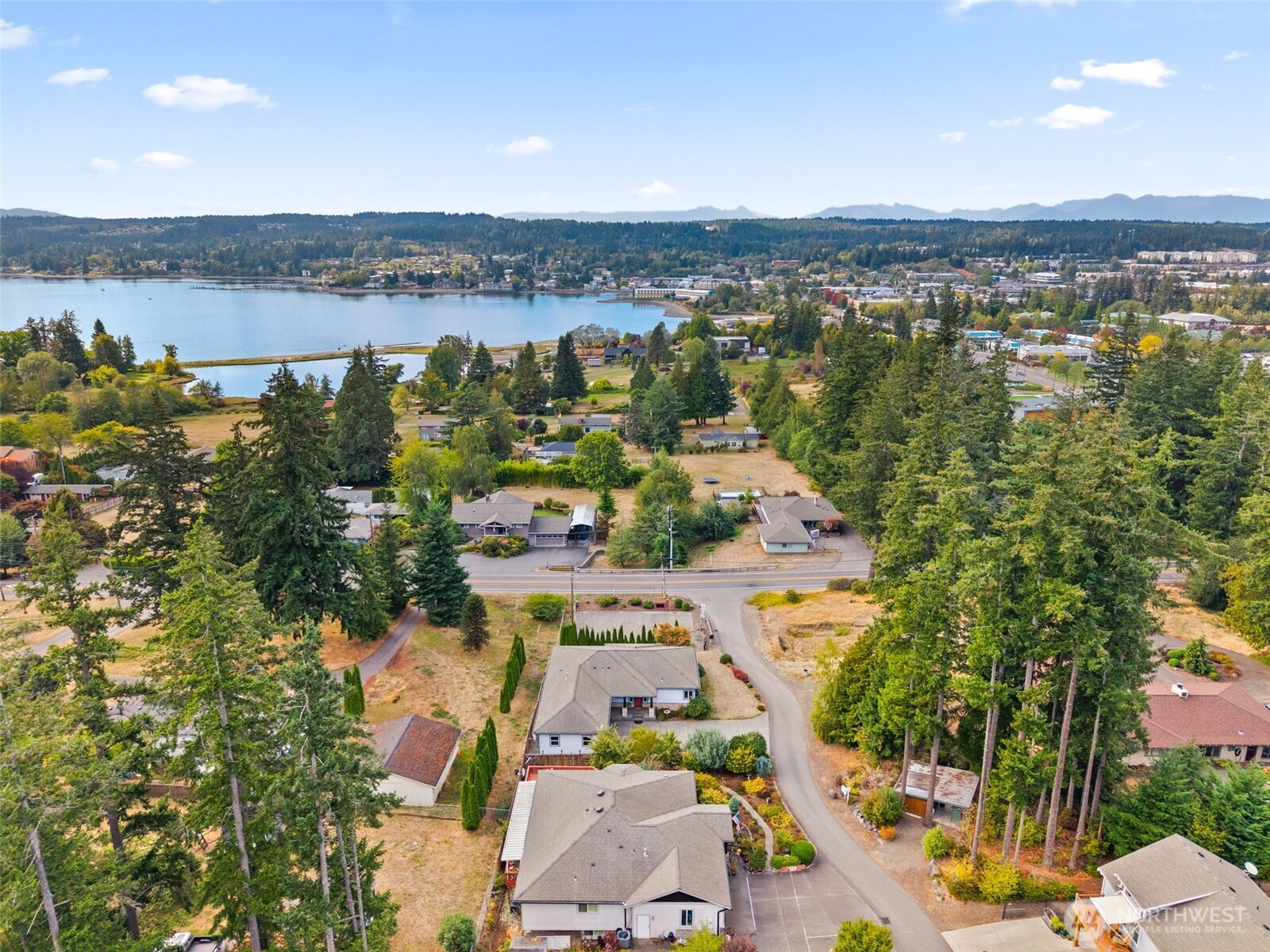 1987 Northwest Rampart Ridge Court Bremerton, WA 98311 - Photo 34 of 39 Gallery Image 34