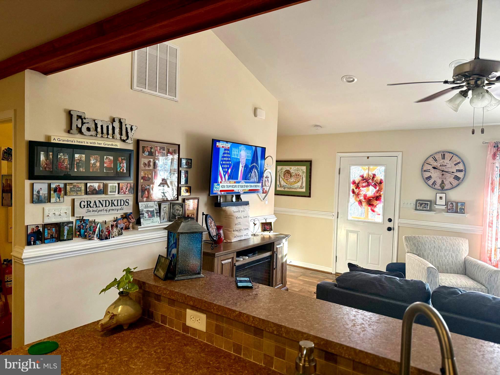 1157 Granny Smith Road Linden, VA 22642 - Photo 12 of 44 Living Room