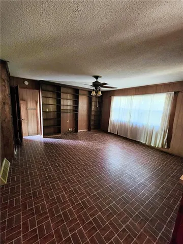 $189,000 | 6525 King Hill Avenue, St. Joseph, MO 64504