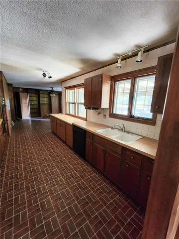 $189,000 | 6525 King Hill Avenue, St. Joseph, MO 64504