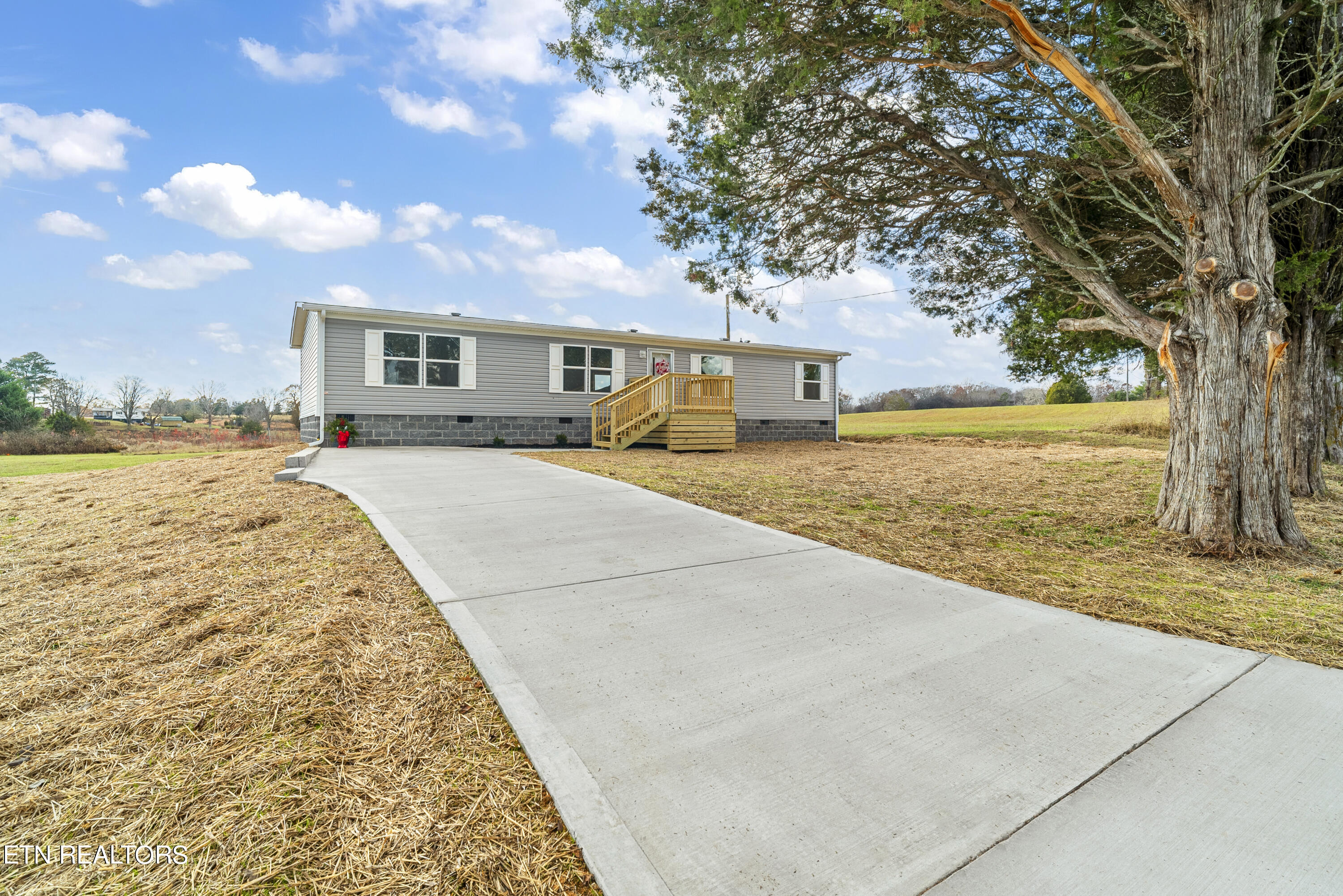 175 Moat Sewell Road Philadelphia, TN 37846 - Photo 1 of 40 DSC05620-HDRcopy