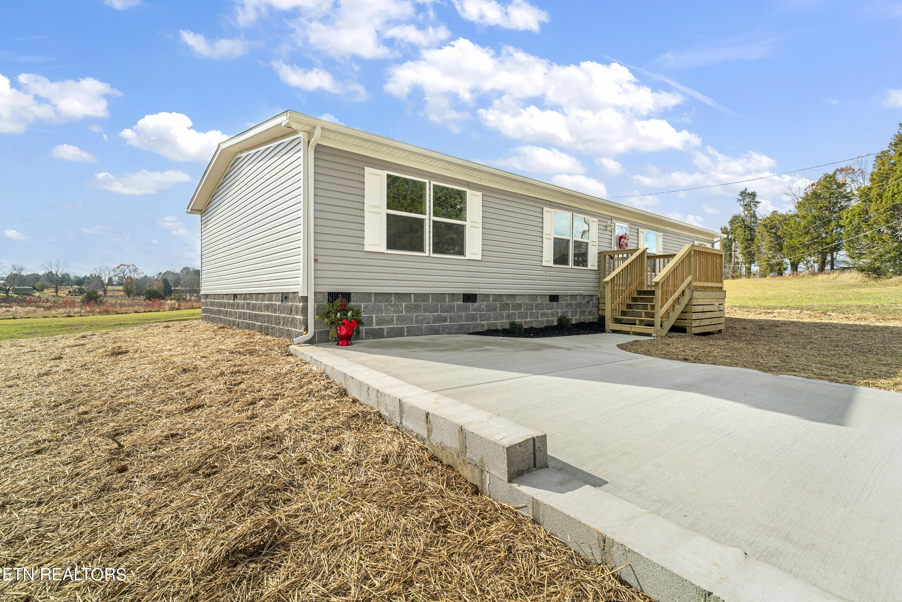 175 Moat Sewell Road Philadelphia, TN 37846 - Photo 9 of 40 DSC05650-HDRcopy