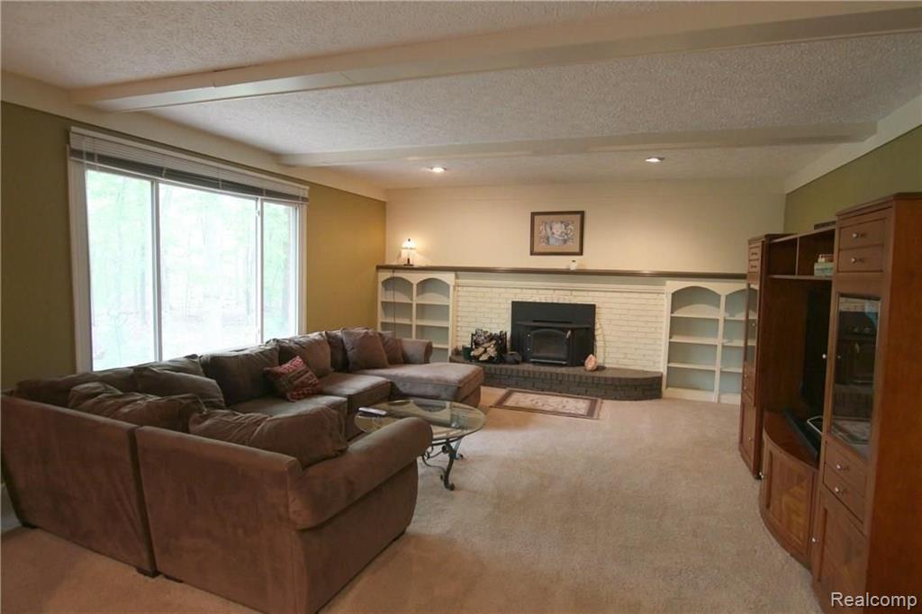 618 Shellbourne Drive Rochester Hills, MI 48309 - Photo 15 of 38