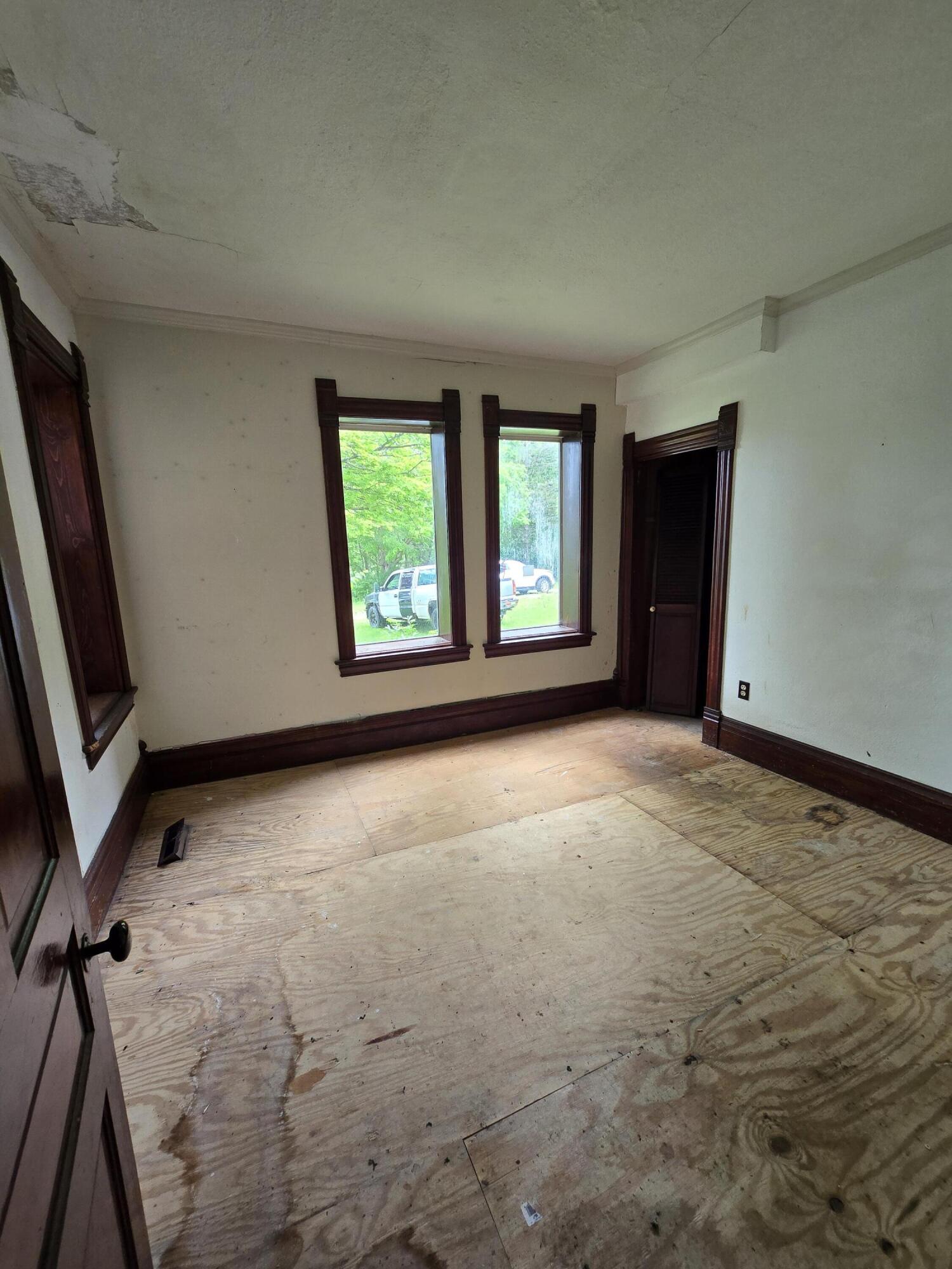 8733 South Cochran Road Charlotte, MI 48813 - Photo 18 of 30 20260624_131914
