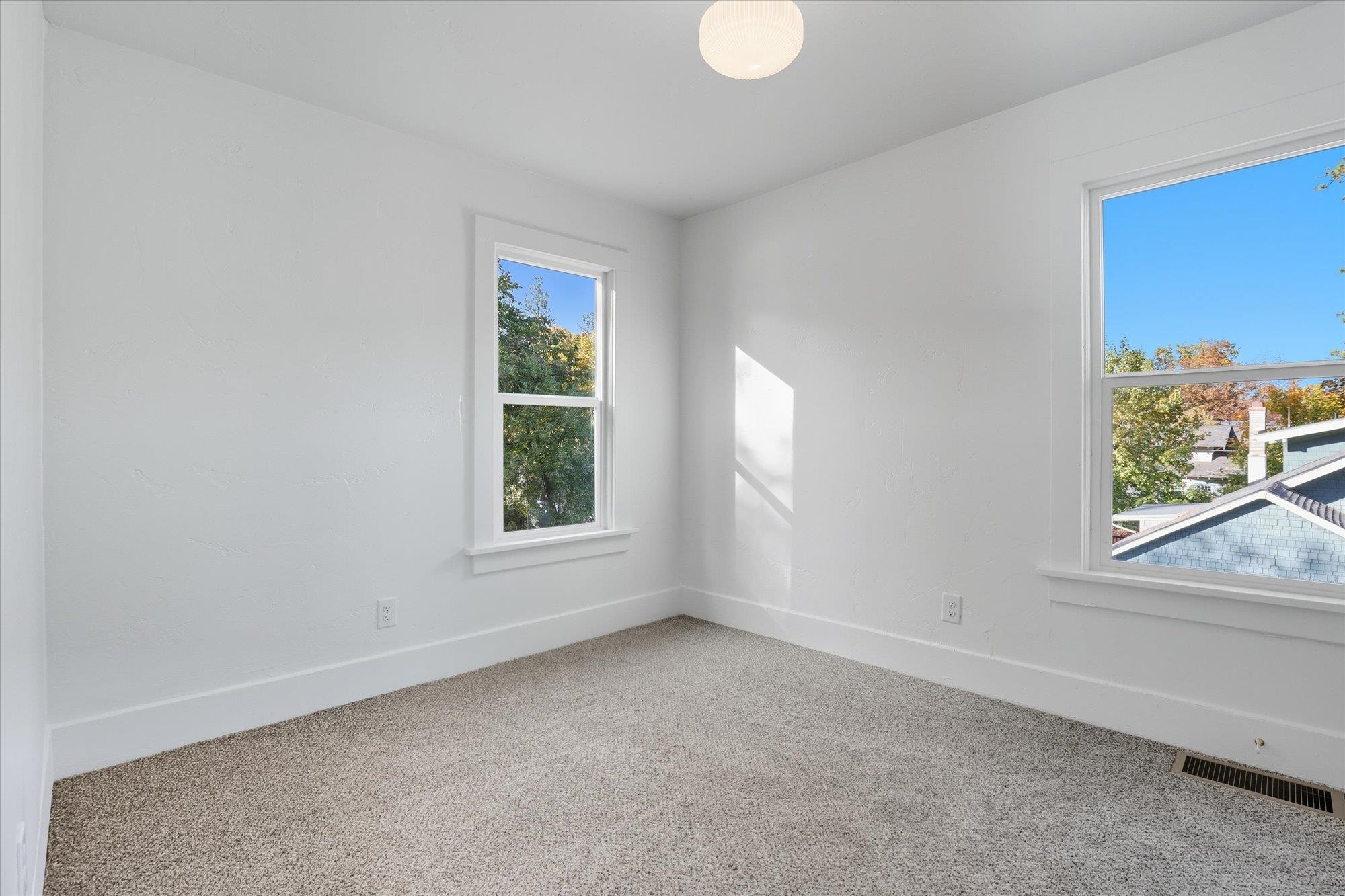 3534 South Grand Boulevard Spokane, WA 99203 - Photo 20 of 36