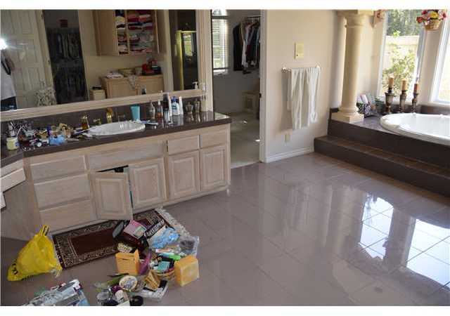 18095 Rancho La Cima Corte Rancho Santa Fe, CA 92067 - Photo 7 of 11