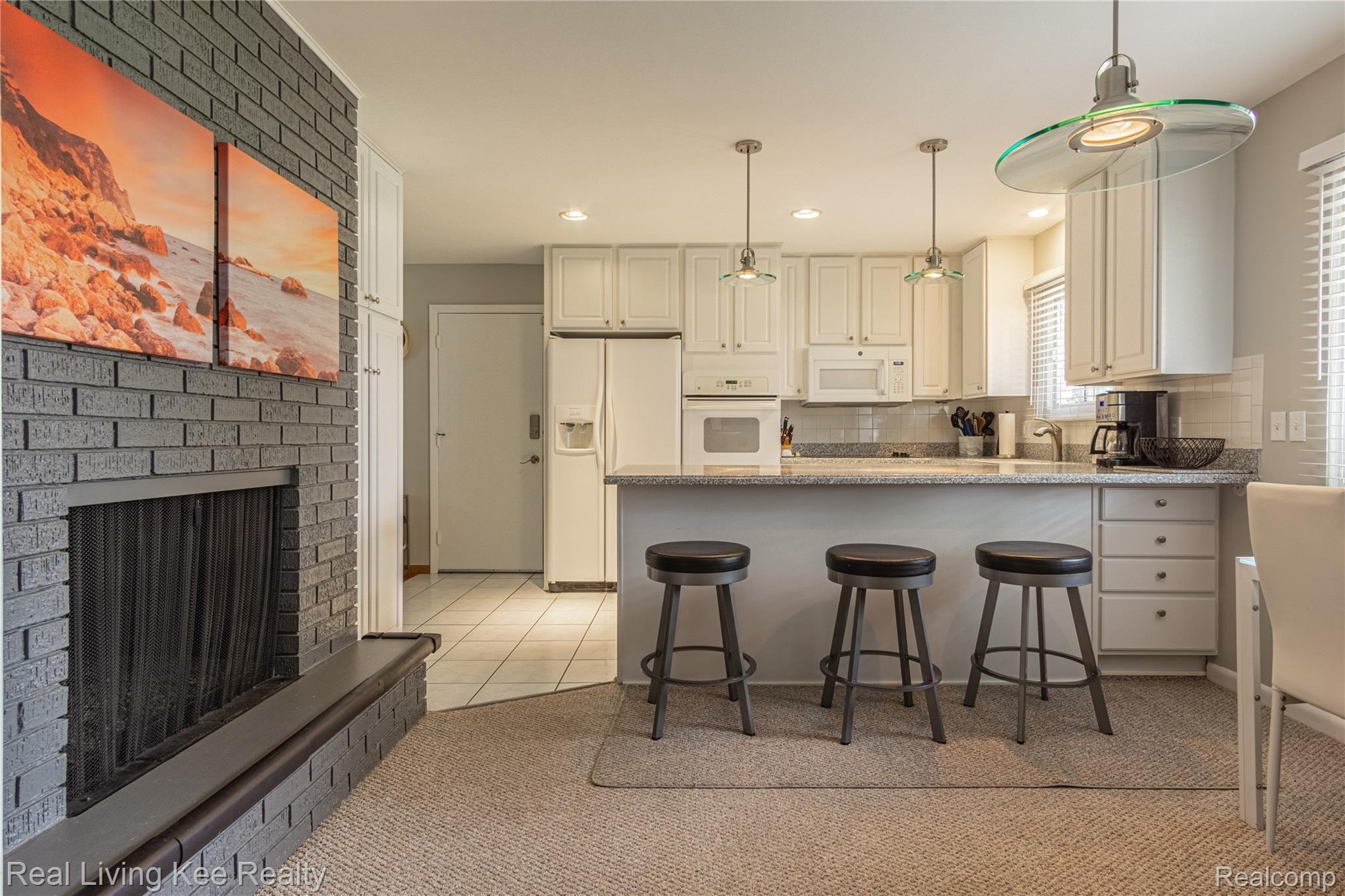 1088 North Adams Road Rochester, MI 48306 - Photo 15 of 49 Interiors (4 of 39).jpg