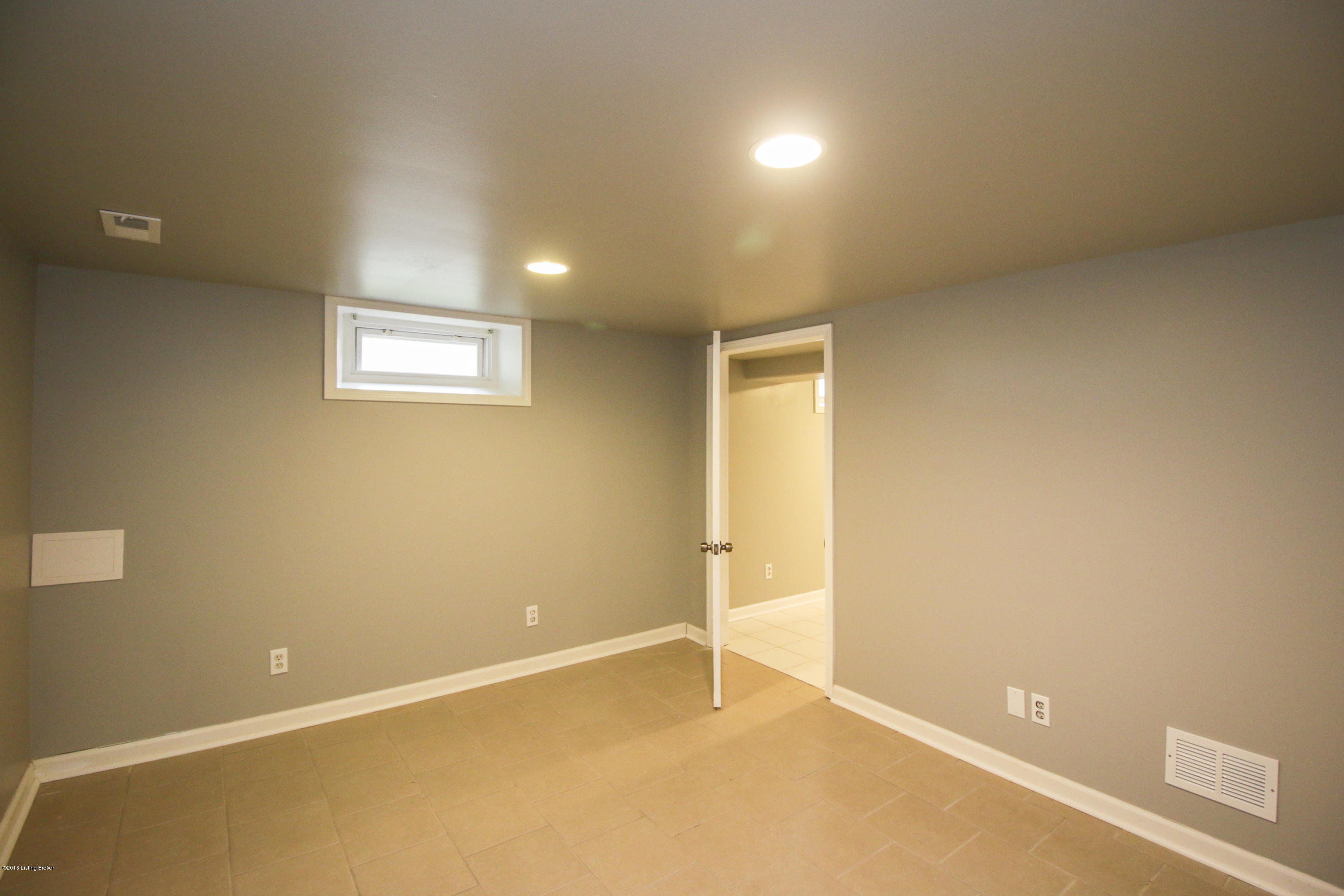 7719 Bluebonnet Road Louisville, KY 40258 - Photo 39 of 44 38