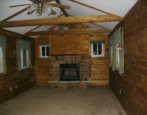 2020 Marshall Road Monaca, PA 15061 - Photo 3 of 7 Den/Family/Great Room.