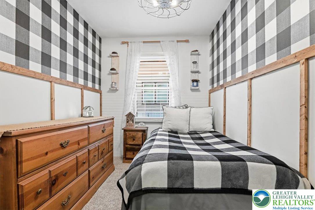 40 Apache Lehighton, PA 18235 - Photo 19 of 32 a bedroom with a bed and a window