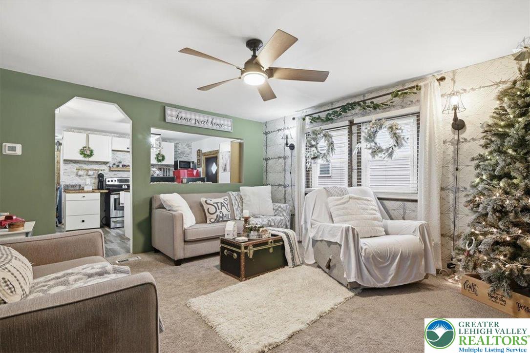 40 Apache Lehighton, PA 18235 - Photo 6 of 32 a living room with furniture and a large window