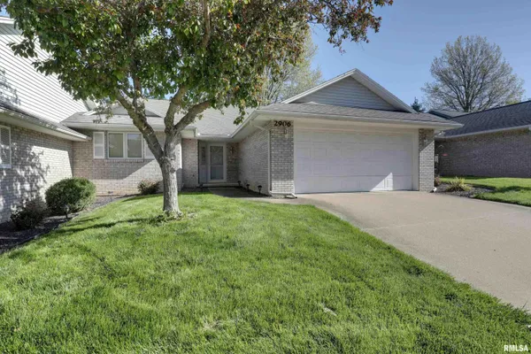 $219,000 | 2906 Bluff Ridge Drive, Quincy, IL 62305