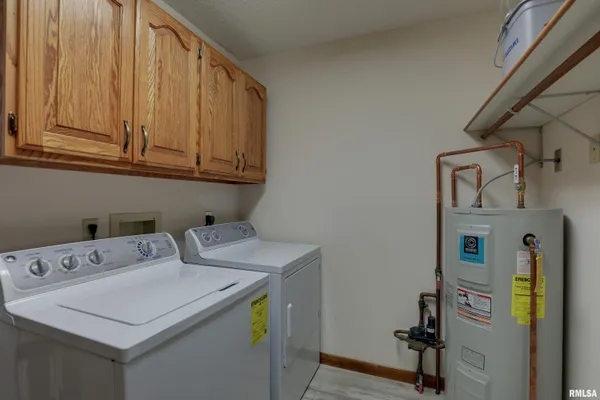 $219,000 | 2906 Bluff Ridge Drive, Quincy, IL 62305