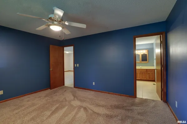 $219,000 | 2906 Bluff Ridge Drive, Quincy, IL 62305