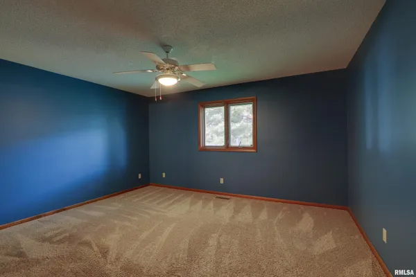 $219,000 | 2906 Bluff Ridge Drive, Quincy, IL 62305