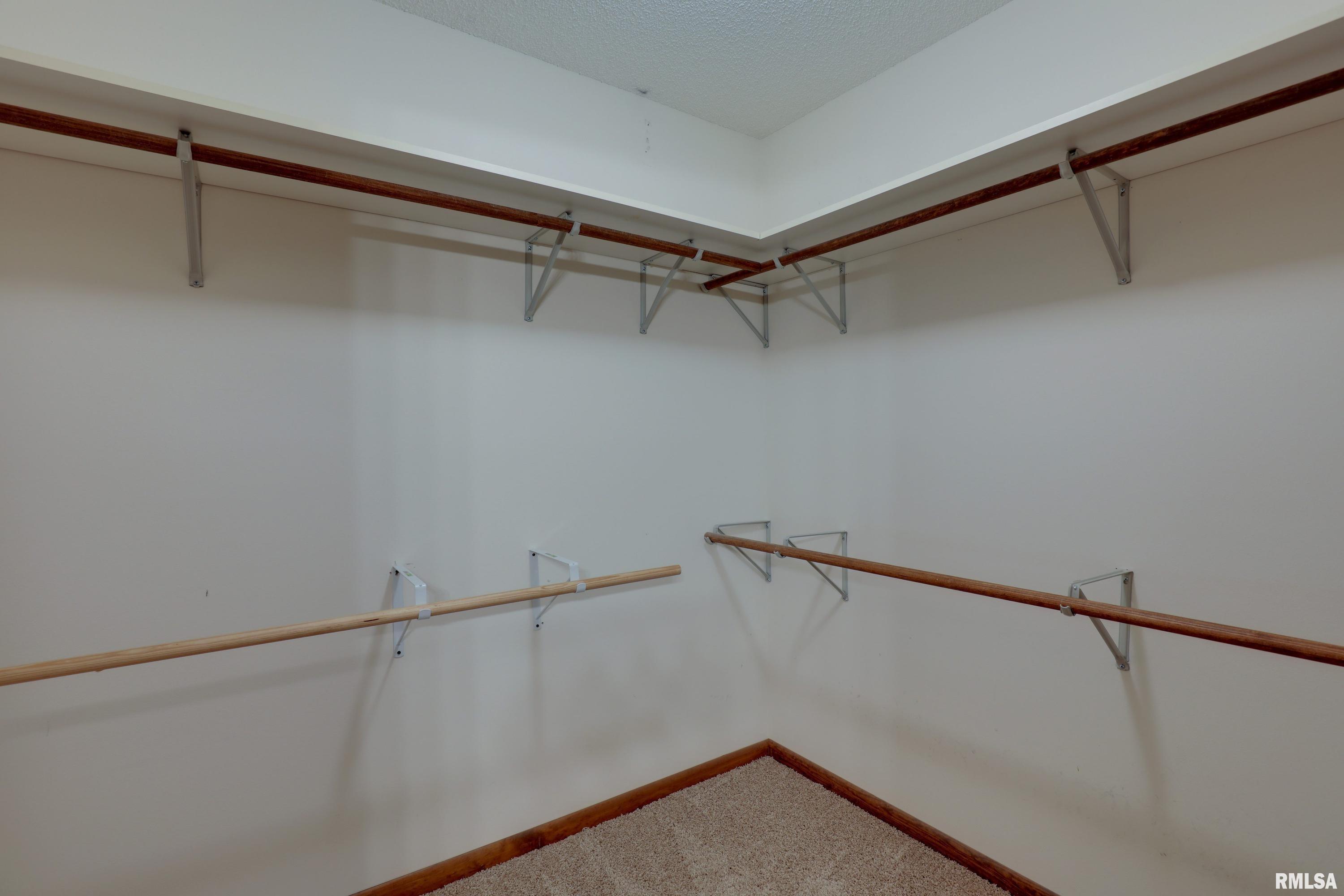 2906 Bluff Ridge Drive Quincy, IL 62305 - Photo 16 of 20