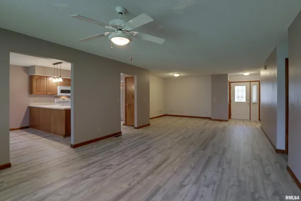$219,000 | 2906 Bluff Ridge Drive, Quincy, IL 62305