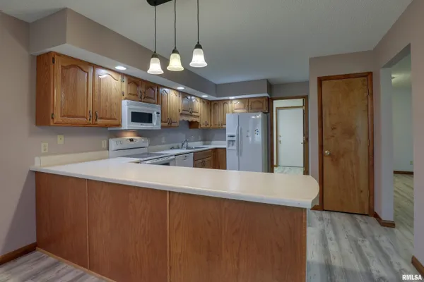 $219,000 | 2906 Bluff Ridge Drive, Quincy, IL 62305