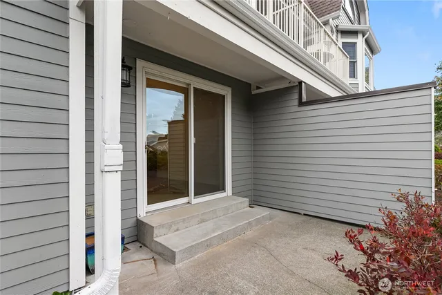 a view of a entryway of the house
