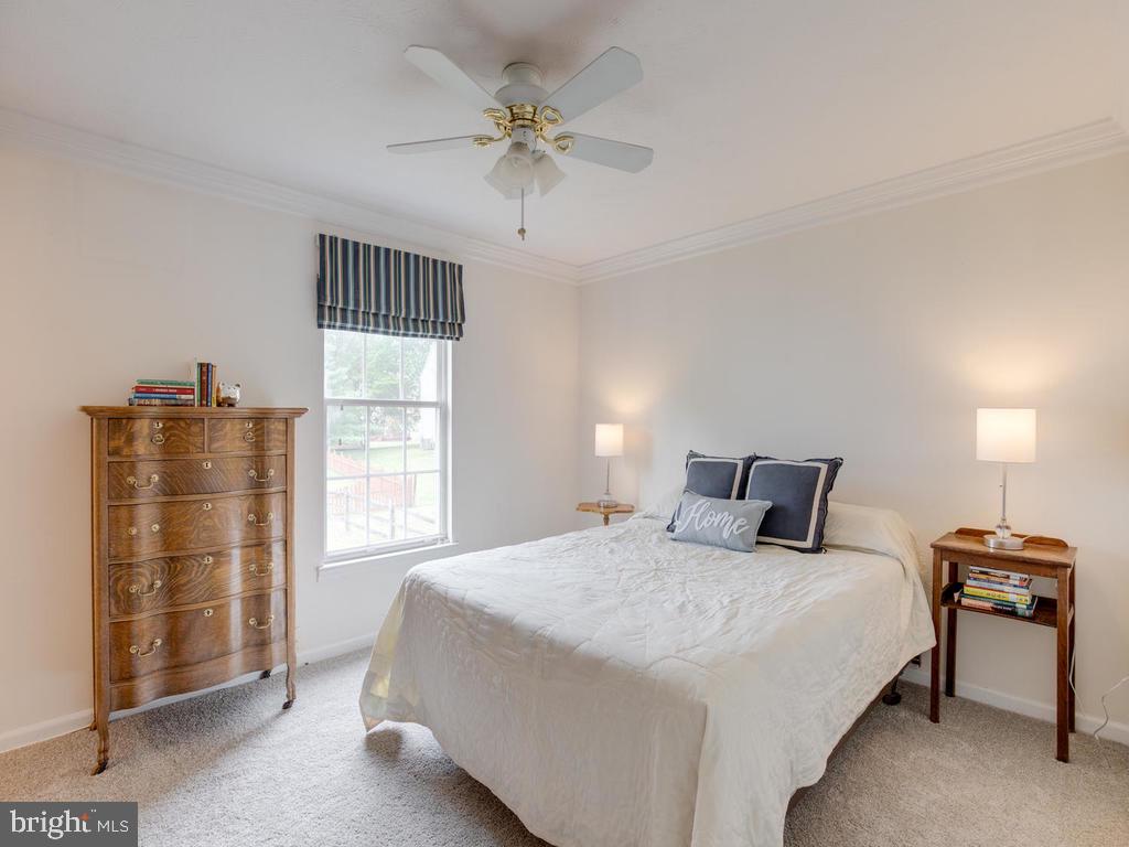 2102 Cross Trails Road Baltimore, MD 21244 - Photo 13 of 39 Owner's suite with ceiling fan