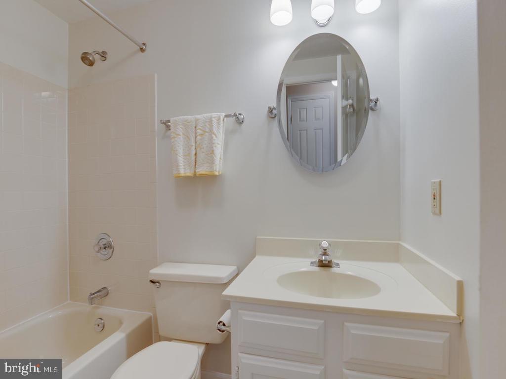 2102 Cross Trails Road Baltimore, MD 21244 - Photo 22 of 39 Hallway bathroom