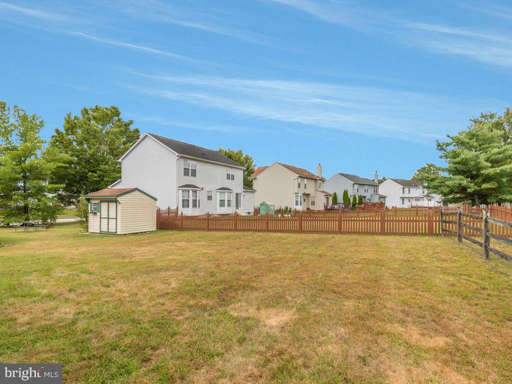 2102 Cross Trails Road Baltimore, MD 21244 - Photo 35 of 39 Level yard