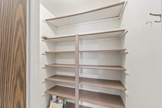 $255,000 | 328 Woodbury Court, Unit B1, Schaumburg, IL 60193