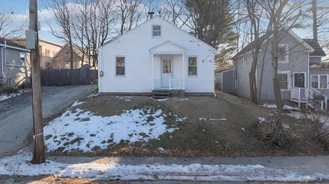 $239,900 | 65 Winter Street, Lewiston, ME 04240