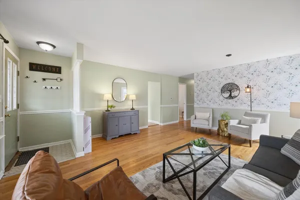 $449,000 | 5325 South Catherine Avenue, Countryside, IL 60525