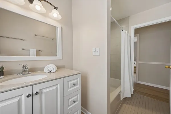 $449,000 | 5325 South Catherine Avenue, Countryside, IL 60525