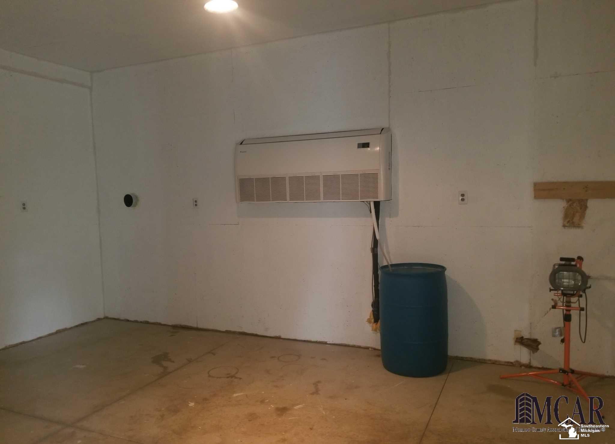 12458 Capernall Road Carleton, MI 48117 - Photo 18 of 21