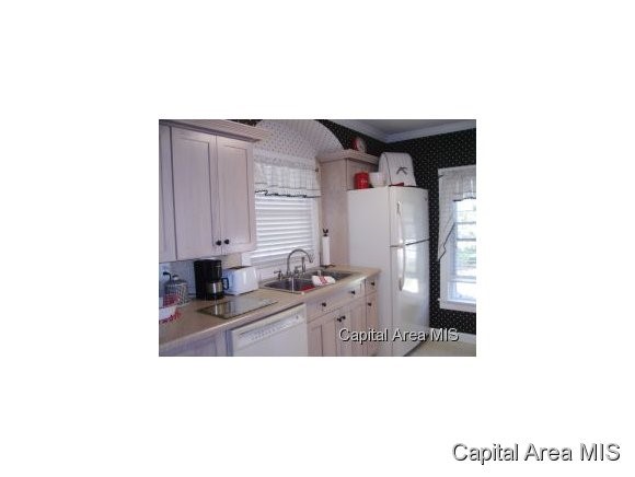 2152 South State Street Springfield, IL 62704 - Photo 3 of 13