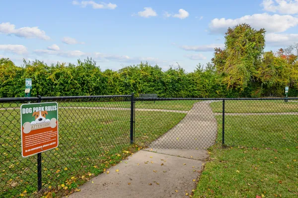 $1,800 | 1701 Upland Drive, Unit 114, Houston, TX 77043