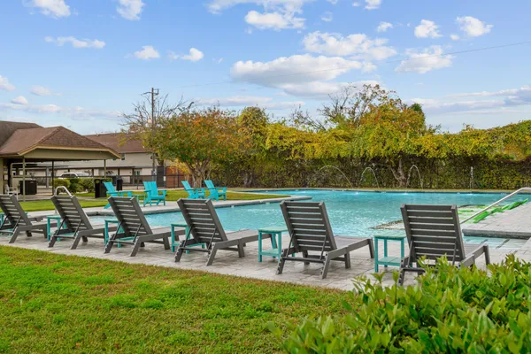 $1,800 | 1701 Upland Drive, Unit 114, Houston, TX 77043