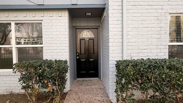 $1,800 | 1701 Upland Drive, Unit 114, Houston, TX 77043