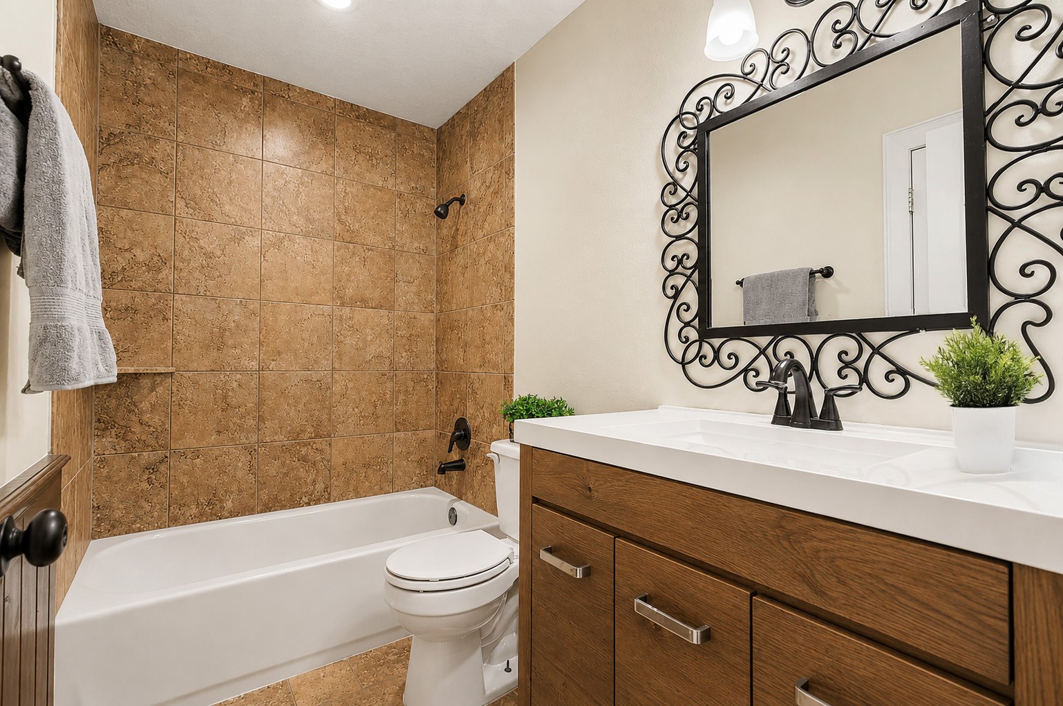 312 Springwood Drive Conroe, TX 77385 - Photo 28 of 50 Downstairs secondary bathroom is conveniently located near the secondary bedroom and main living areas.