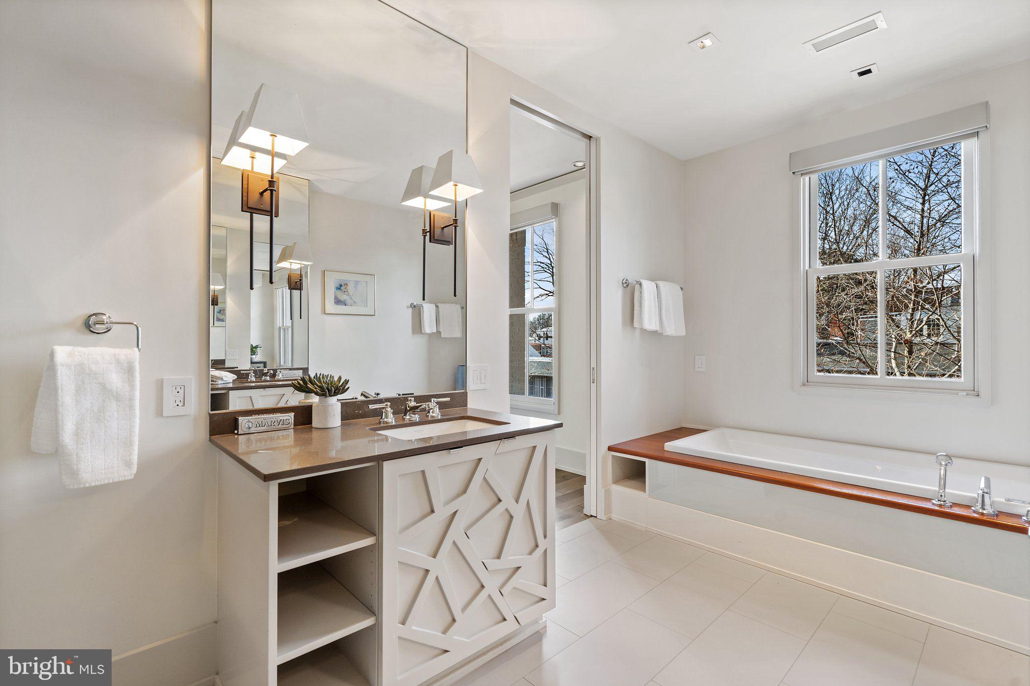 1633 33rd Street Northwest Washington, DC 20007 - Photo 29 of 50 En suite Bath