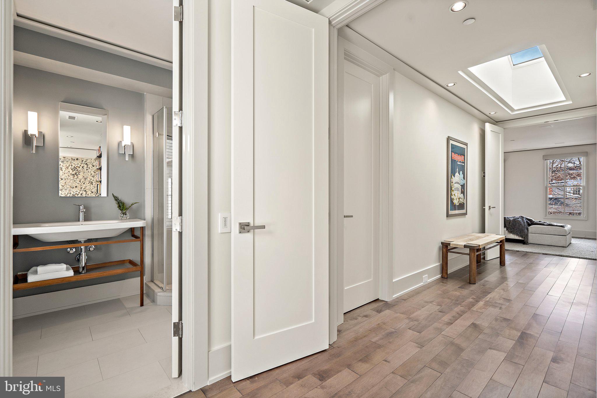 1633 33rd Street Northwest Washington, DC 20007 - Photo 31 of 50 Upper hall