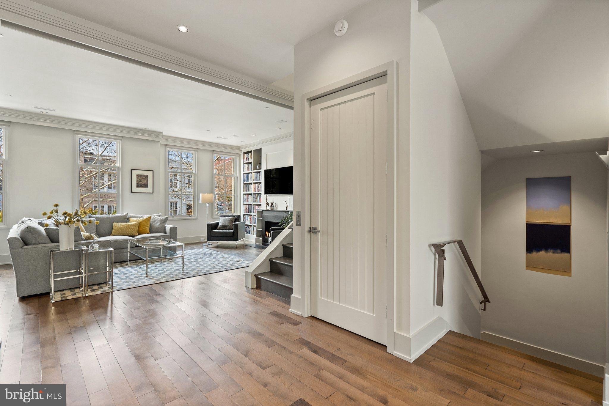 1633 33rd Street Northwest Washington, DC 20007 - Photo 5 of 50 Main floor landing