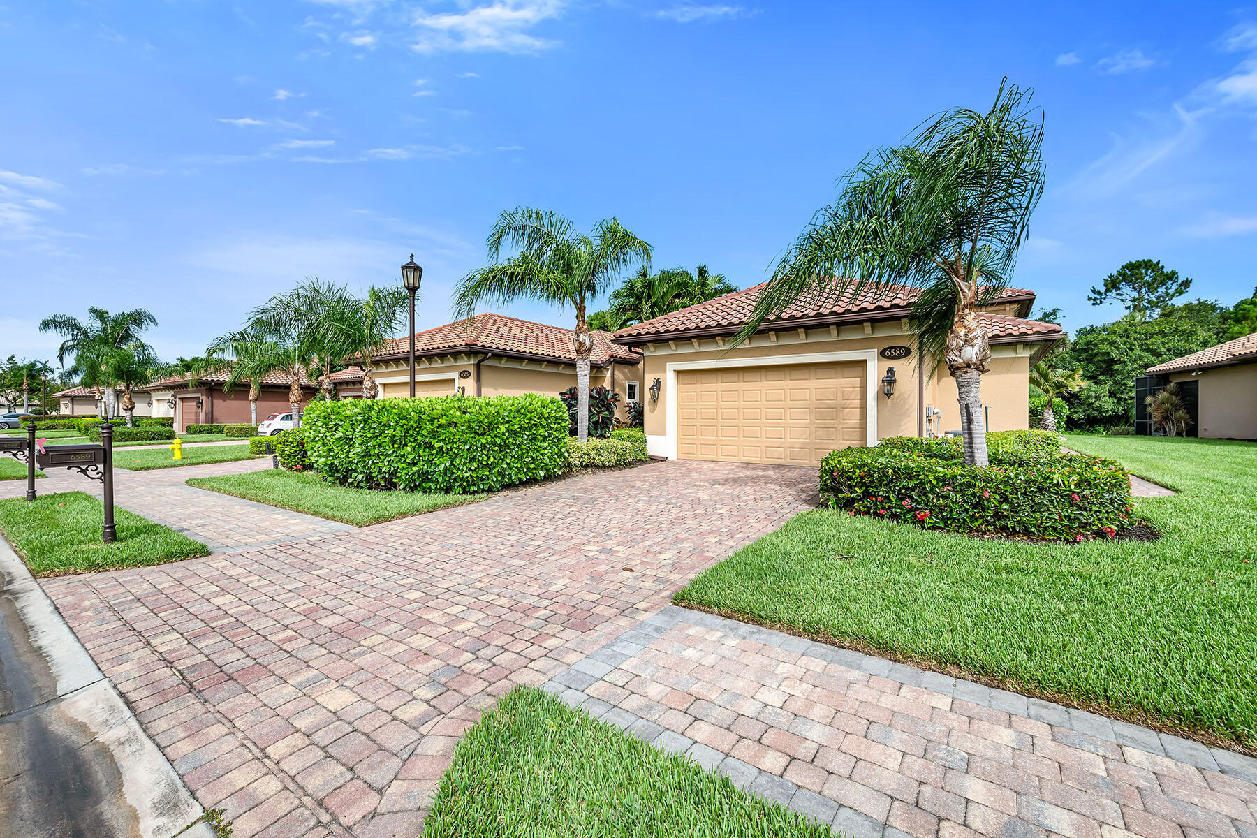6589 Roma Way Naples, FL 34113 - Photo 42 of 49 226022285u