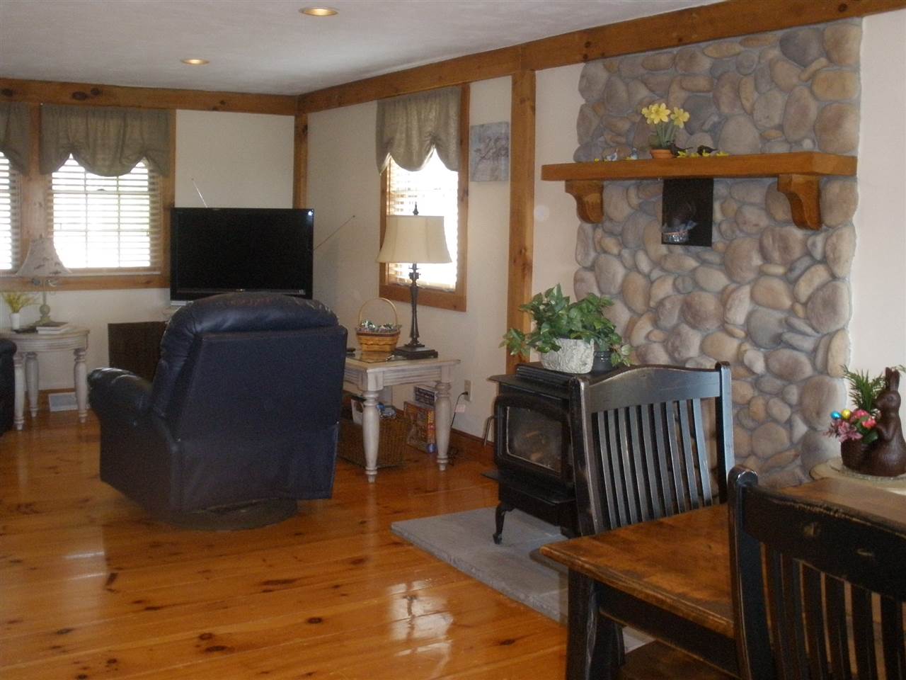 147 Circuit Road Ossipee, NH 03864 - Photo 11 of 22
