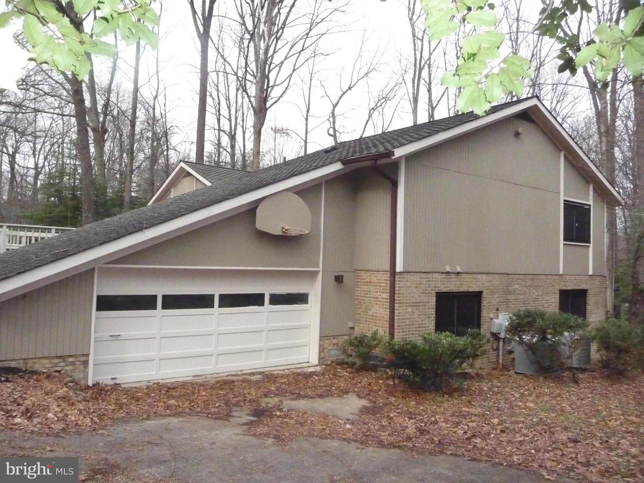 2403 Sugarberry Court Reston, VA 20191 - Photo 3 of 29 Gallery Image 3