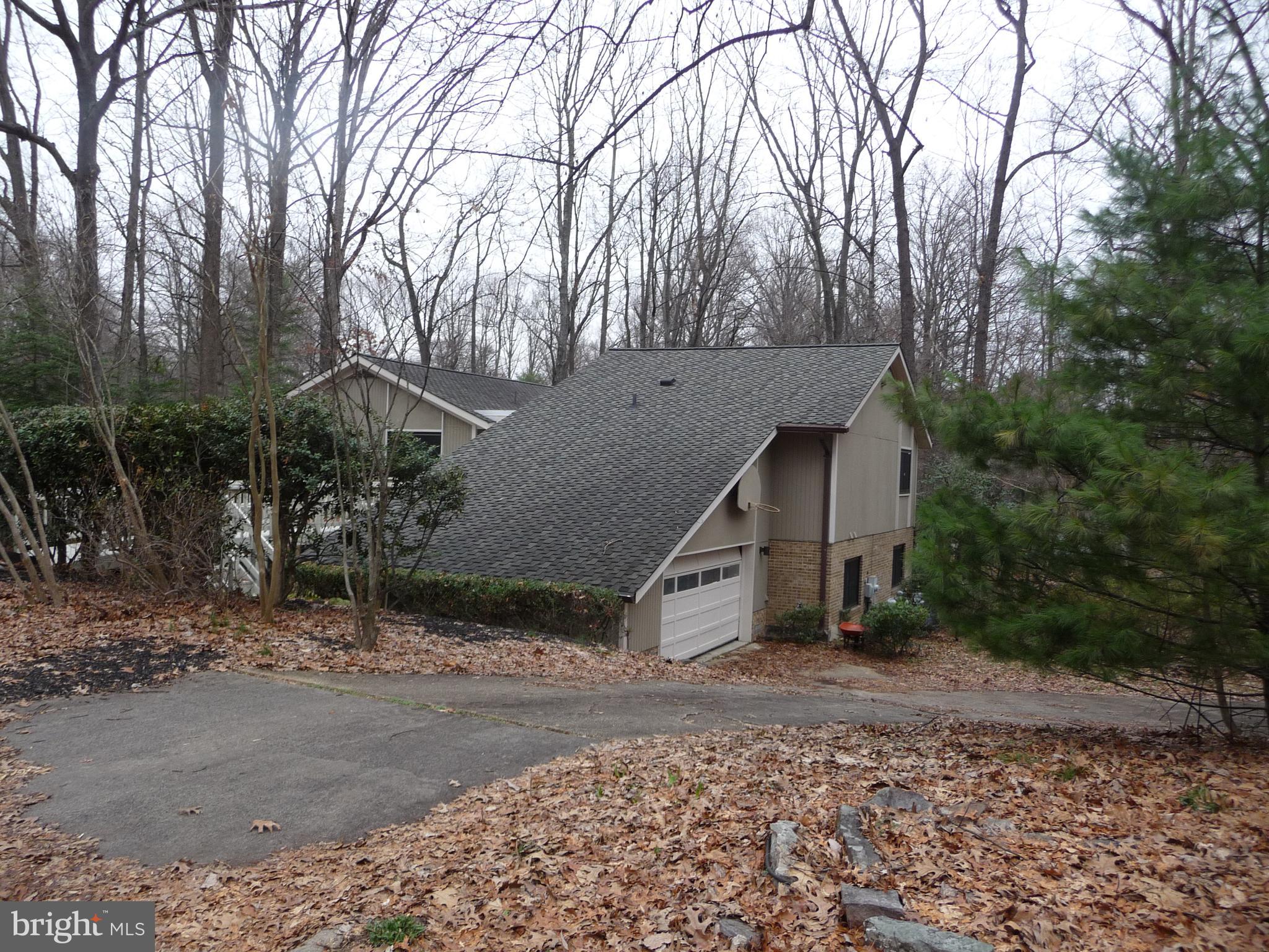 2403 Sugarberry Court Reston, VA 20191 - Photo 4 of 29 Gallery Image 4
