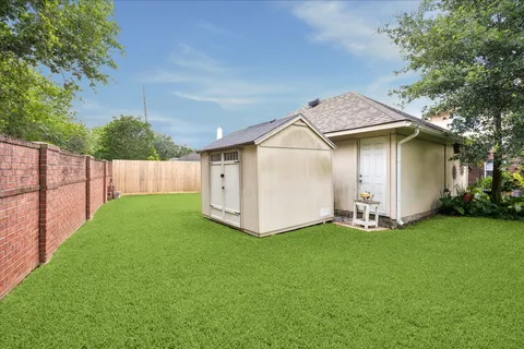 a view of a garage
